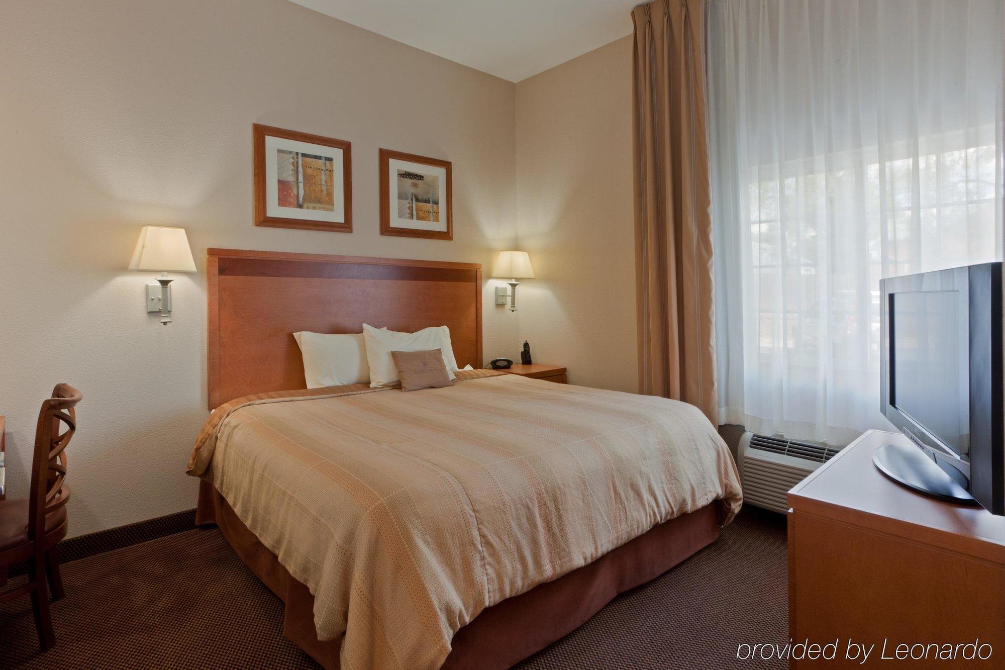 Candlewood Suites Winchester By Ihg Room photo
