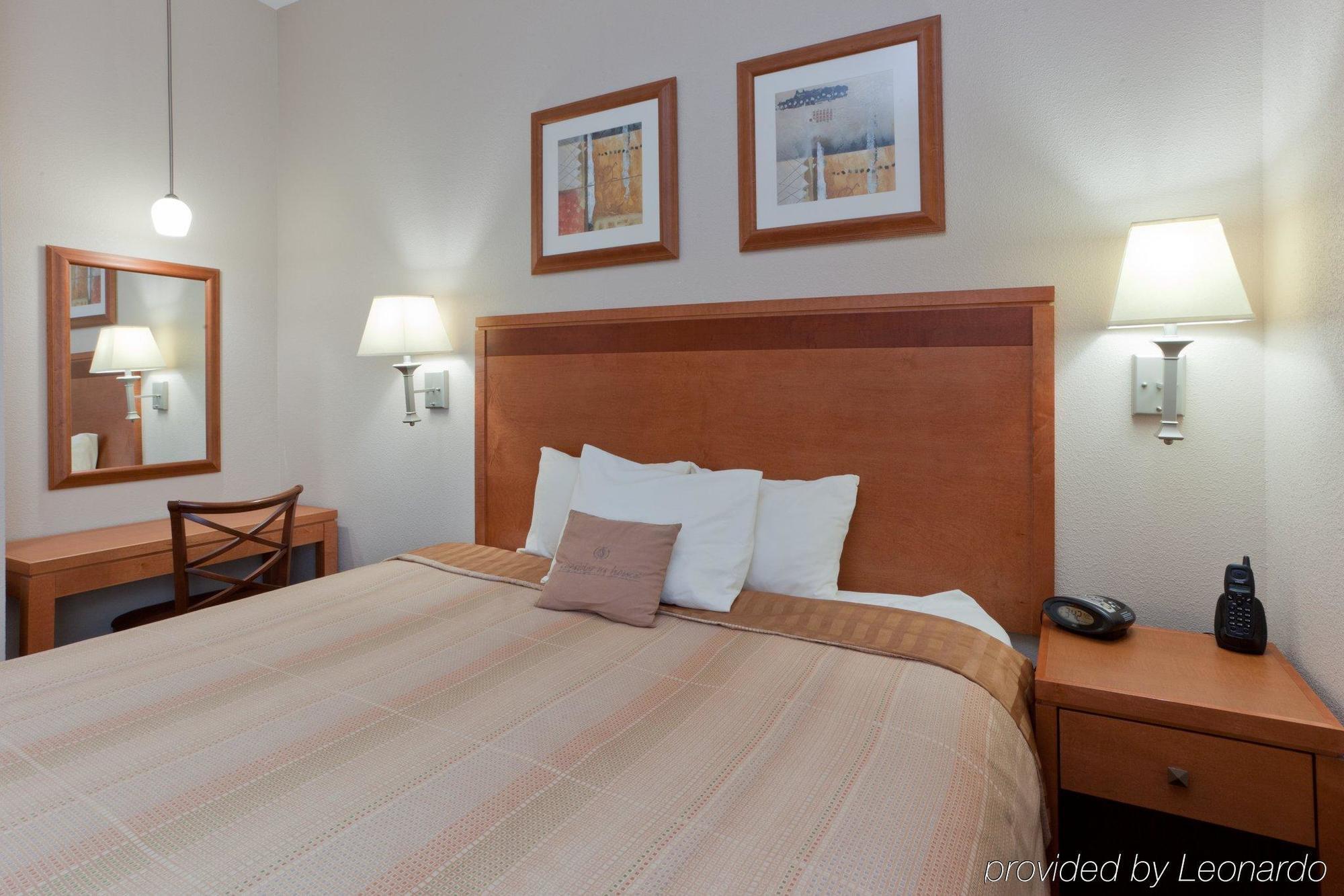 Candlewood Suites Winchester By Ihg Room photo
