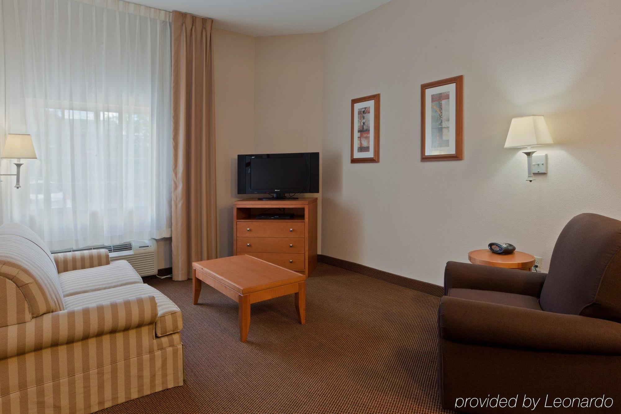 Candlewood Suites Winchester By Ihg Exterior photo