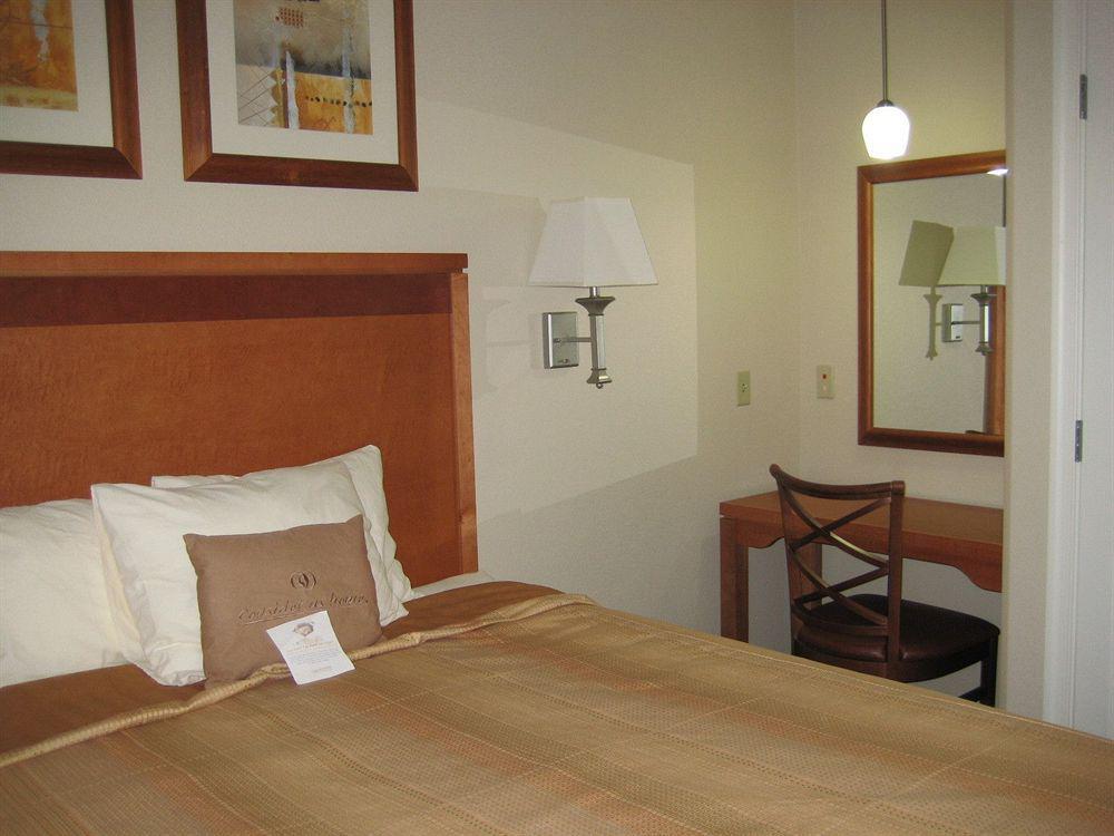 Candlewood Suites Winchester By Ihg Room photo